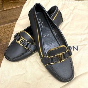Brand new new worn, Louis Vuitton Loafers.Black and Gold size 37